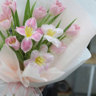 Hoa Và Cảm Xúc – Vì Sao Hoa Luôn Hiện Diện Trong Những Khoảnh Khắc Quan Trọng?