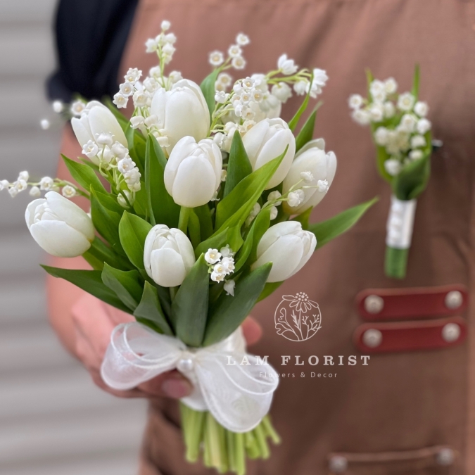 Bó Hoa Cưới Linh Lan & Tulip Trắng – Tinh Khôi Vĩnh Cửu