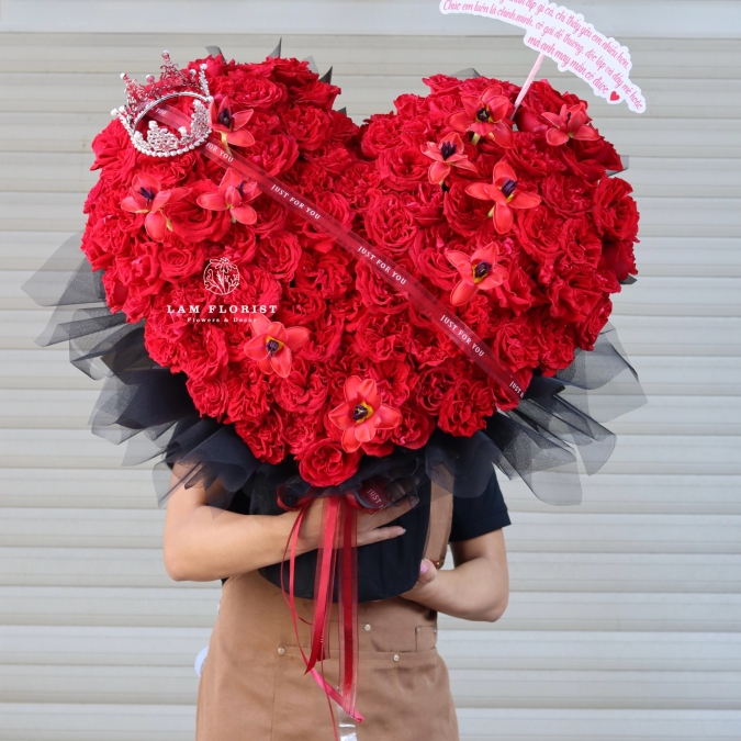 QUEEN OF LOVE – TRÁI TIM 200 HỒNG ĐỎ VƯƠNG MIỆN