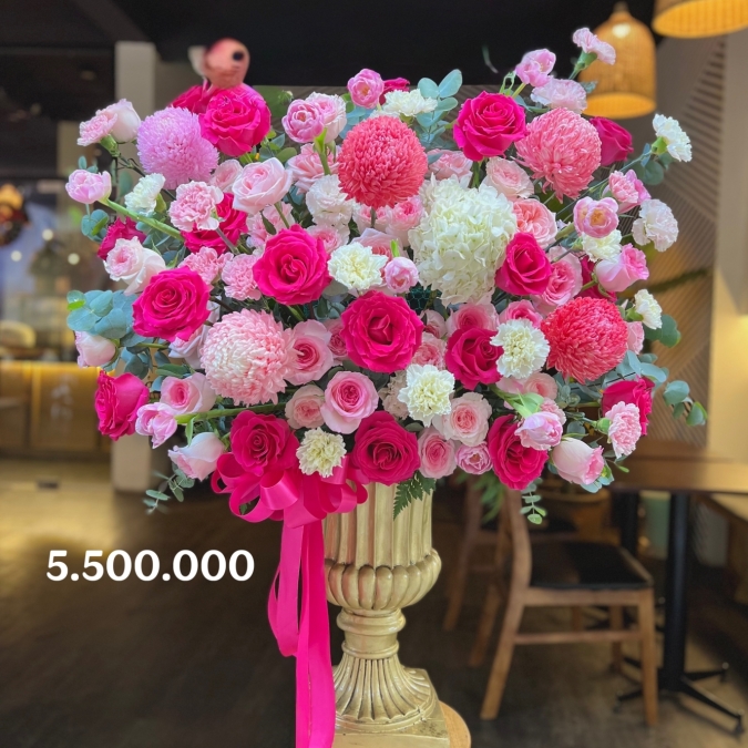 “Thiên Sắc Hồng Ngọc – Premium Floral Vase”