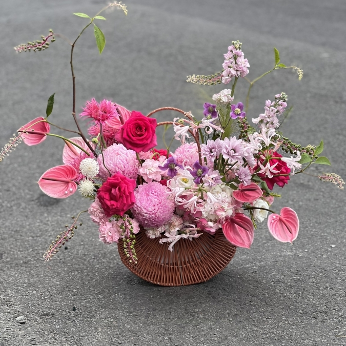 Giỏ Hoa  Sắc Hồng Ngọt Ngào
