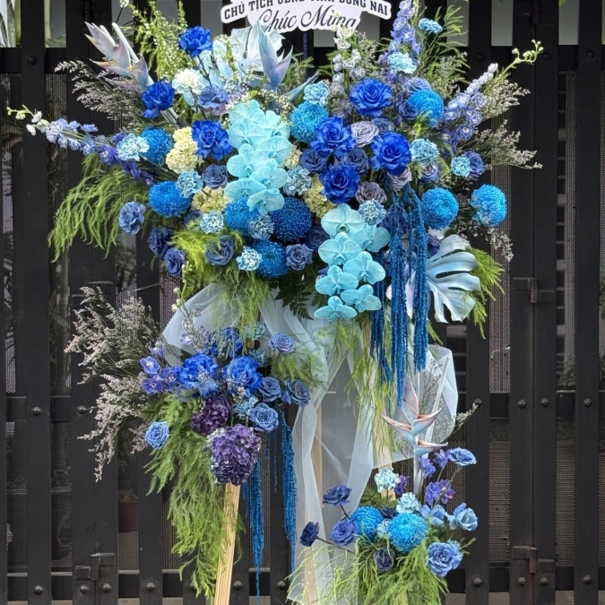 Kệ hoa khai trương xanh blue, sang trọng- Hồng Phát