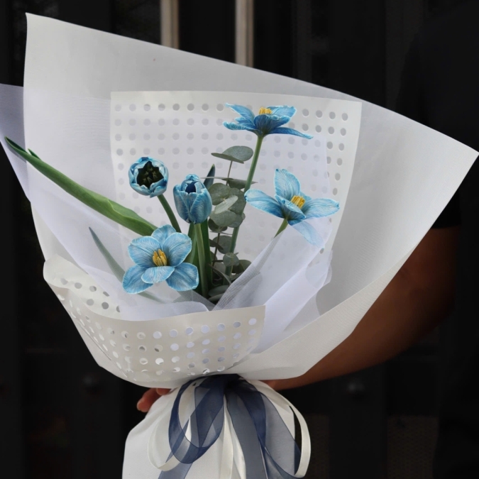 “Blue Reverie – Giấc Mơ Lam Ngọc”