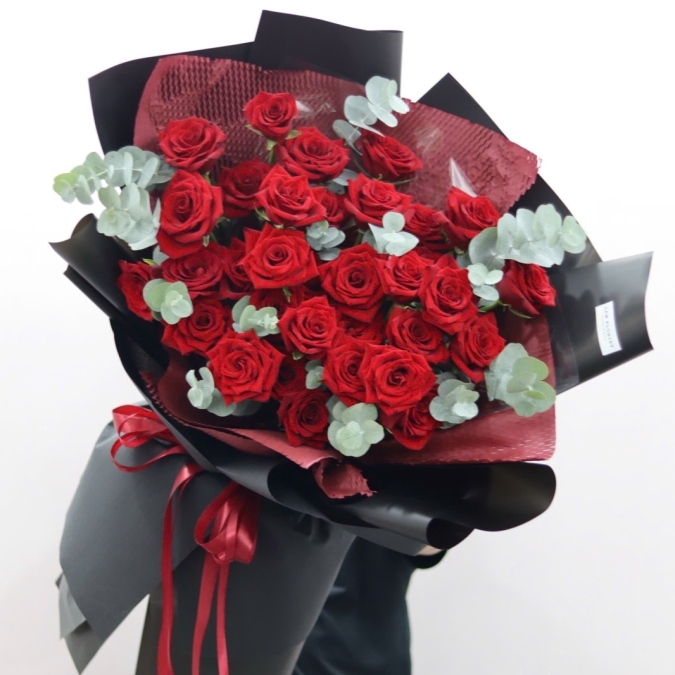 “Scarlet Majesty – Vương Sắc Tình Yêu”