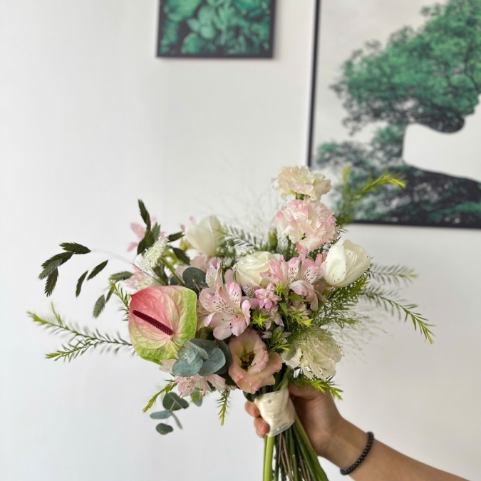 Hoa cưới tone hồng trắng mix
