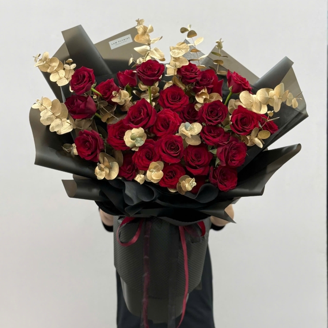 “Hồng Ecuador Đỏ – Quyền Lực & Đam Mê”