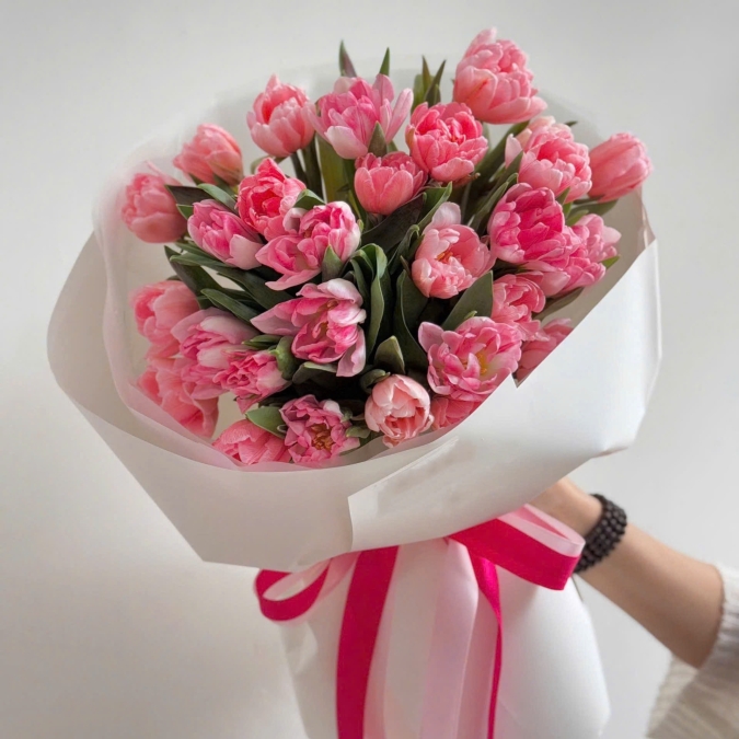 Bó Hoa Tulip Tone Hồng – Dịu Dàng, Tinh Tế & Đầy Cảm Xúc