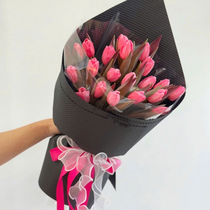 Bó Hoa Tulip Tone Hồng – Thanh Lịch, Ngọt Ngào & Đầy Cảm Xúc