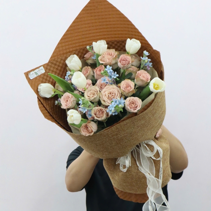 Bó Hoa Mix Tulip Và Hồng 
