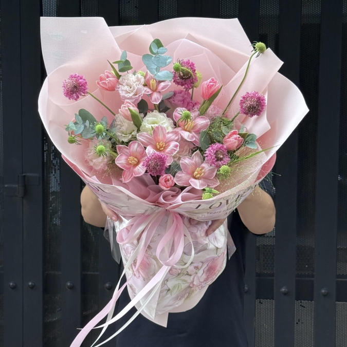 Bó Hoa Mix Tone Hồng Nhẹ Nhàng 