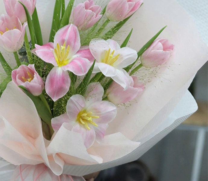 Hoa Và Cảm Xúc – Vì Sao Hoa Luôn Hiện Diện Trong Những Khoảnh Khắc Quan Trọng?