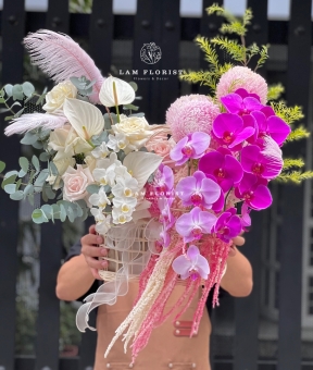 Giỏ Hoa Chúc Mừng Tone Hồng Thướt Tha