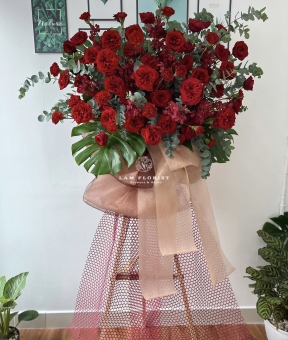 “Red Symphony – Bản Hoà Ca Đỏ Quyến Rũ”