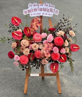 Kệ hoa “Sắc Đỏ Vinh Quang” – Chúc mừng thành công rực rỡ