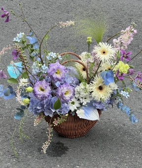 Giỏ Hoa Sắc Màu Thanh Xuân