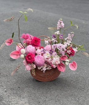 Giỏ Hoa  Sắc Hồng Ngọt Ngào