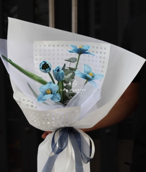 “Blue Reverie – Giấc Mơ Lam Ngọc”