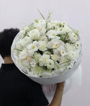 “Ivory Grace – Vẻ Đẹp Thuần Khiết”