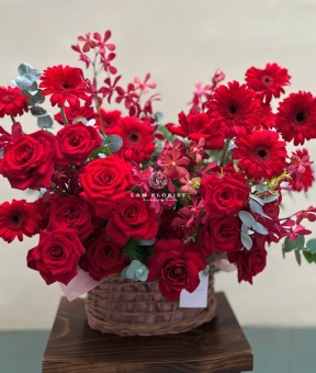 Hoa giỏ tone Đỏ rực rỡ