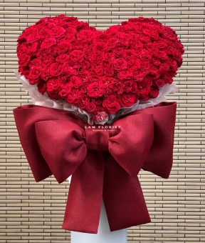 Bình hoa Trái tim khổng lồ