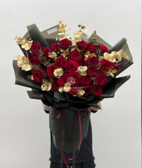 “Hồng Ecuador Đỏ – Quyền Lực & Đam Mê”