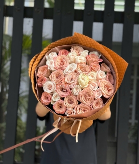 “Hồng Capuchino & Kem Dâu – Ngọt Ngào Trầm Lắng”