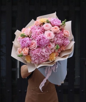 Bó hoa sinh nhật sang trọng- Peony Sarah mix Tú cầu nhập khẩu