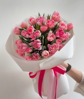 Bó Hoa Tulip Tone Hồng – Dịu Dàng, Tinh Tế & Đầy Cảm Xúc