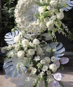 Kệ Viếng Thành Kính 