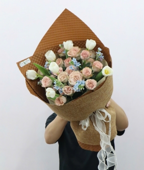 Bó Hoa Mix Tulip Và Hồng 