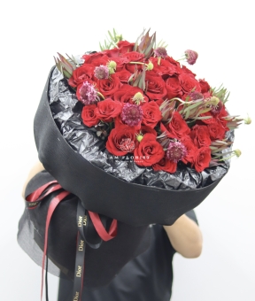 Bó Hoa Tròn Đỏ Quyến Rũ 
