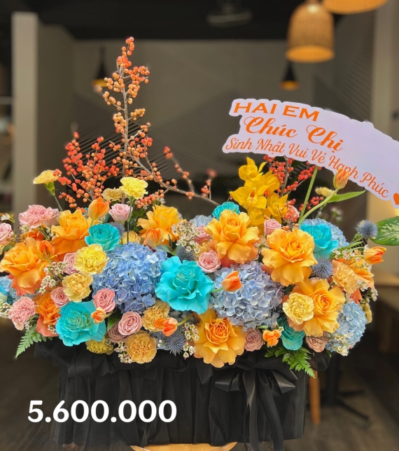 Giỏ Hoa “Sắc Màu Thịnh Vượng”