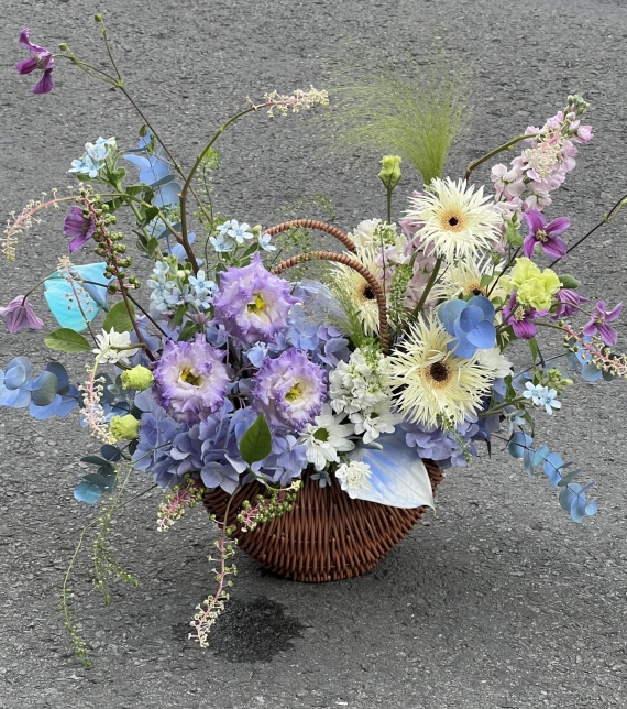 Giỏ Hoa Sắc Màu Thanh Xuân