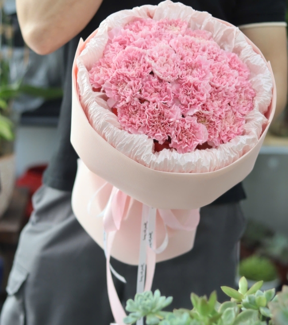  “Pink Devotion – Dịu Dàng Một Lời Yêu”