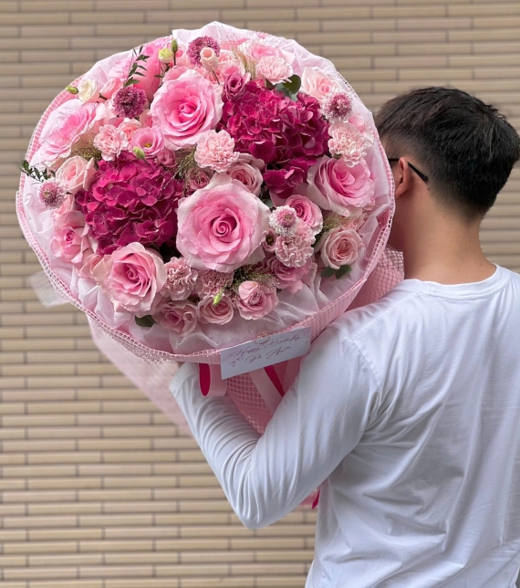 Bó hoa tone hồng tròn đầy