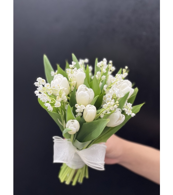 Bó Hoa Cưới Linh Lan & Tulip Trắng – Tinh Khôi Vĩnh Cửu