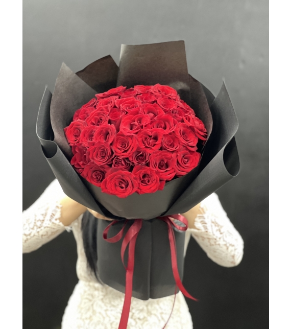 “The Classic Red – Tình Yêu Vĩnh Cửu”