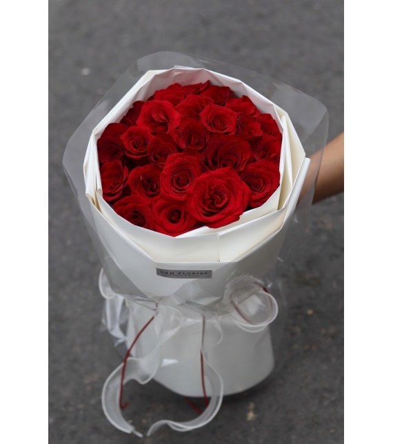 “Đỏ Vĩnh Cửu – Bó Hồng Ecuador Dáng Tròn Sang Trọng”