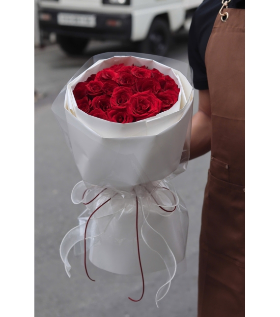 “Đỏ Vĩnh Cửu – Bó Hồng Ecuador Dáng Tròn Sang Trọng”