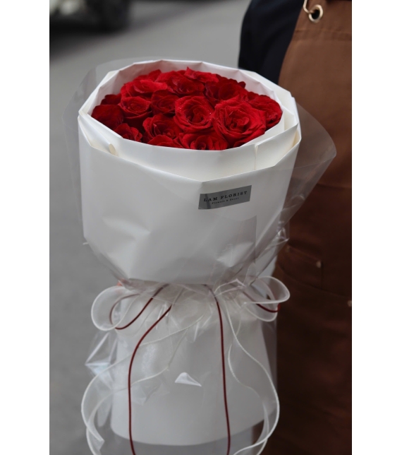 “Đỏ Vĩnh Cửu – Bó Hồng Ecuador Dáng Tròn Sang Trọng”