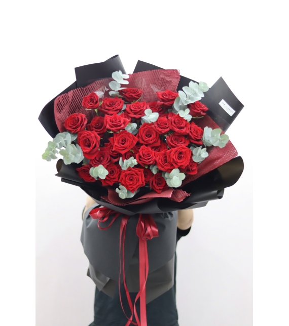  “Scarlet Majesty – Vương Sắc Tình Yêu”