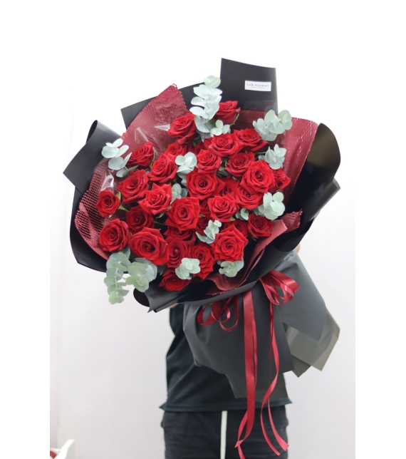  “Scarlet Majesty – Vương Sắc Tình Yêu”