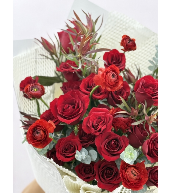 Bó hoa tone đỏ - Red Majesty