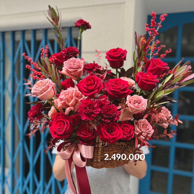 Royal Red Symphony – Giao Hưởng Đỏ Hoàng Gia