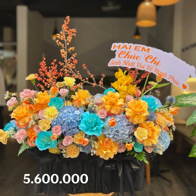 Giỏ Hoa “Sắc Màu Thịnh Vượng”