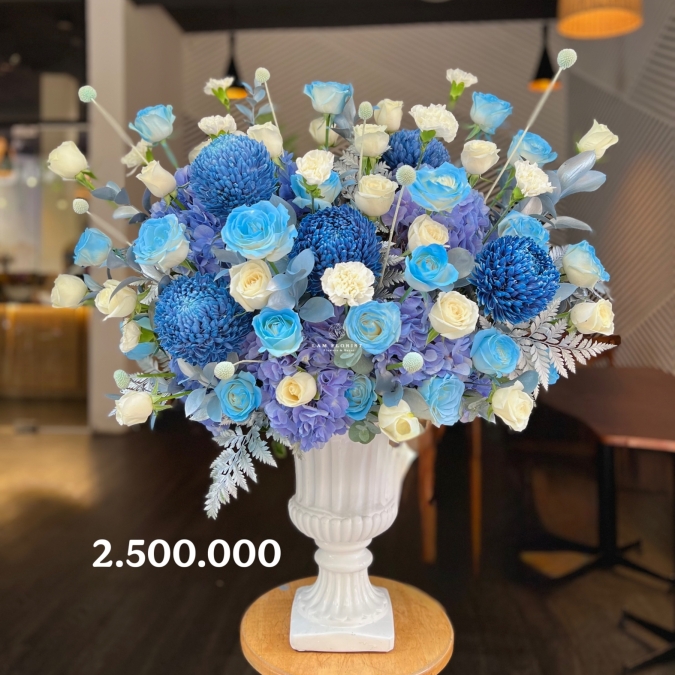  “Lam Vân Thượng Uyển”