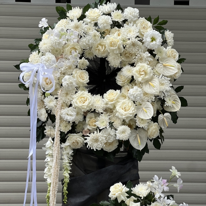 “Niềm Thương Kính – Sắc Trắng Vĩnh Hằng”