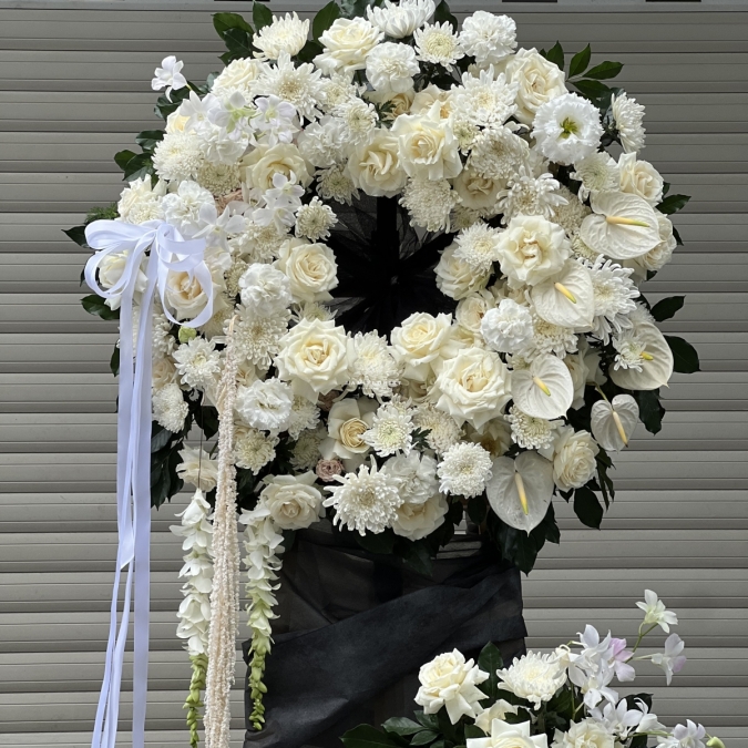 “Niềm Thương Kính – Sắc Trắng Vĩnh Hằng”