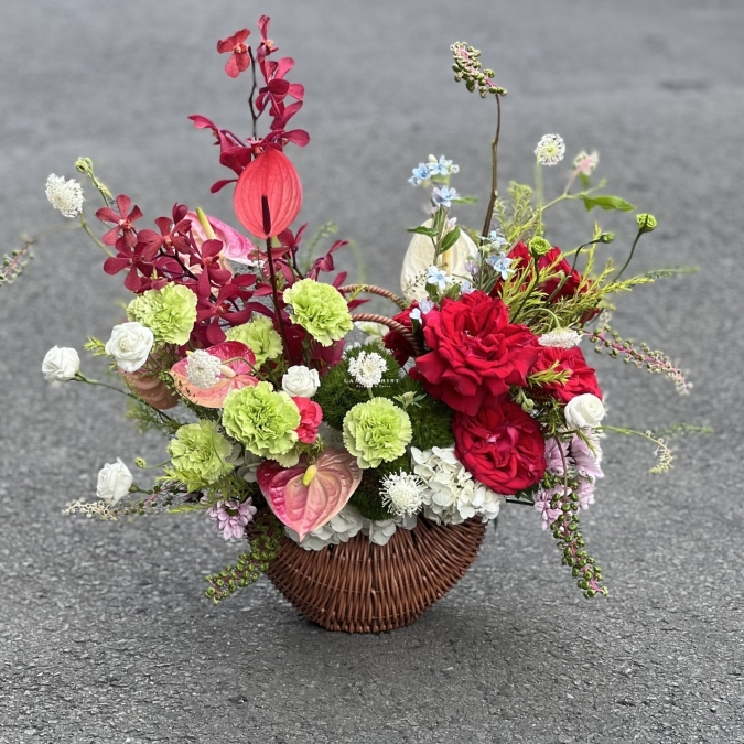 Giỏ Hoa Rực Rỡ Thành Công