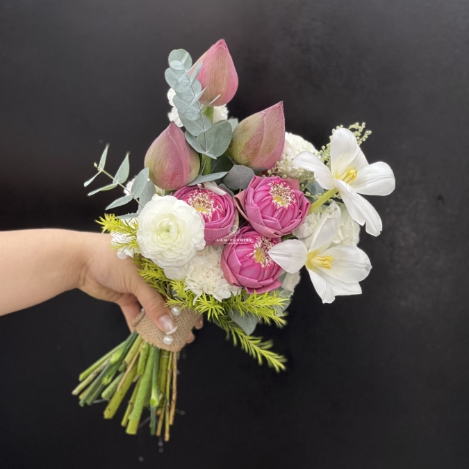 “Hồng Sen Dịu Ái”